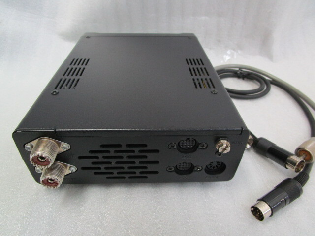ICOM AT-180 アンテナチューナー ICOM AT-180 HF/50MHz Antenna Tuner for IC-703/706/7000/7100