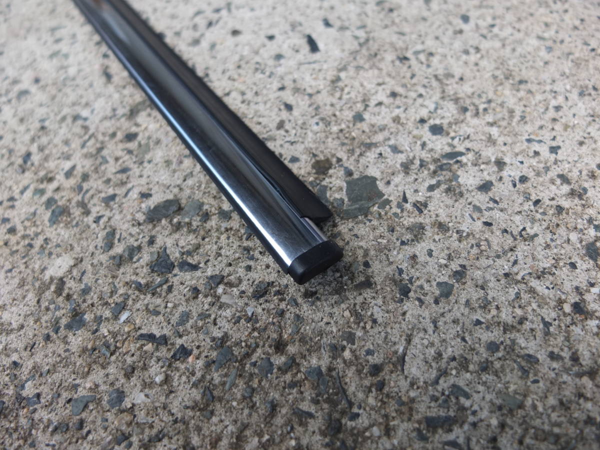 ドアアウターLH側水切りモール（外側）_画像2