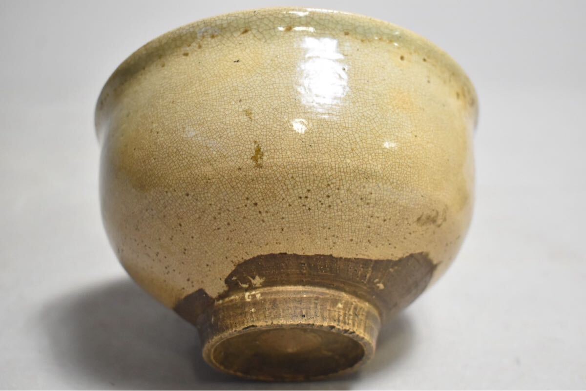 李朝 高麗 抹茶茶碗 大きな茶碗 朝鮮 韓国 骨董品 中国 古美術 欠けあり 英】A179 時代 李朝熊川茶碗 中国美術 朝鮮 韓国 高麗 李朝