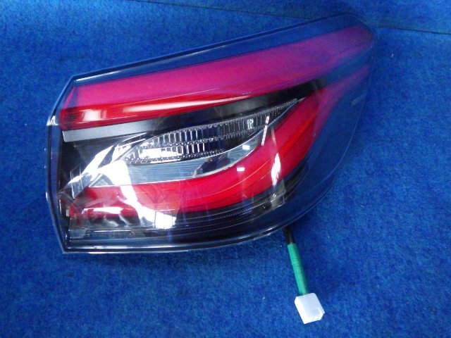 トヨタ　クラウン　ARS220　右　テールランプ　テールライト　コイト　30-447　欠品あり　割れカケ無し