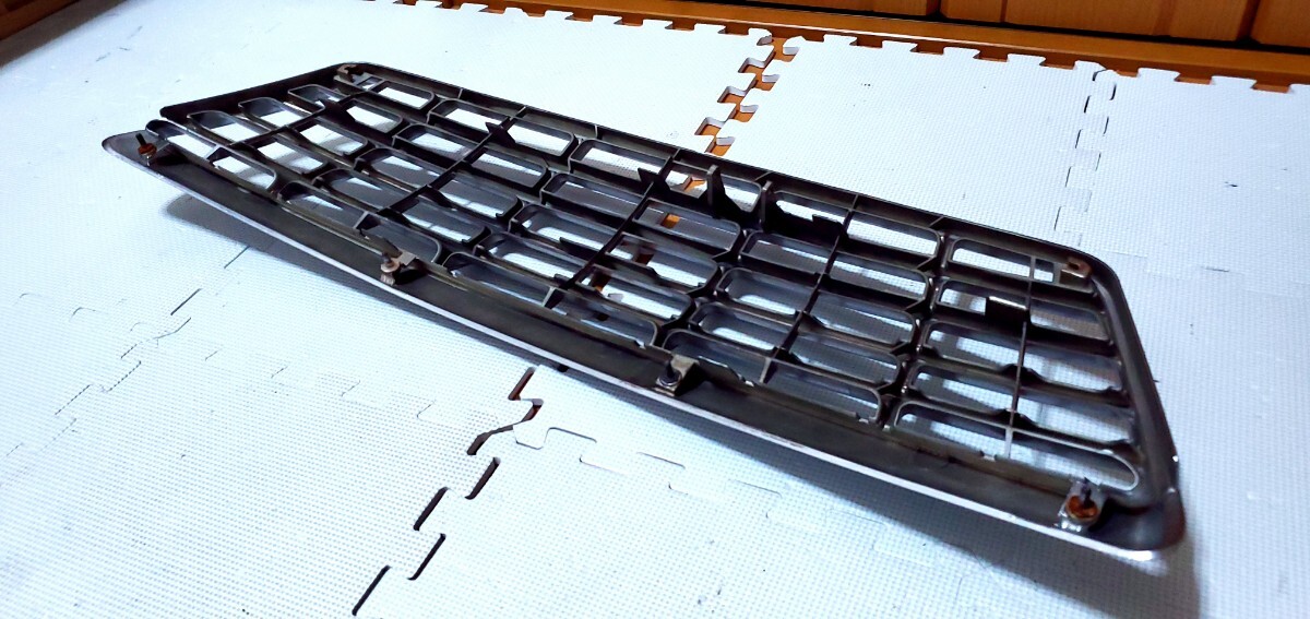 ★送料無料★　18系　クラウン　社外マークレスフロントメッキグリル　破損無し　(検　前期・後期・ロイヤル・アスリート)_画像9