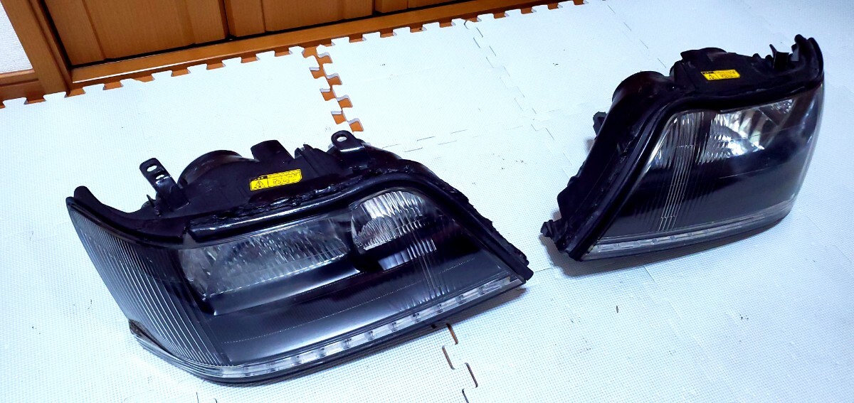 ★送料無料★ 17系 後期 クラウンマジェスタ 純正HIDヘッドライト 左右セット ワンオフ加工 インナーブラック シーケンシャル？ ワケアリ_画像5