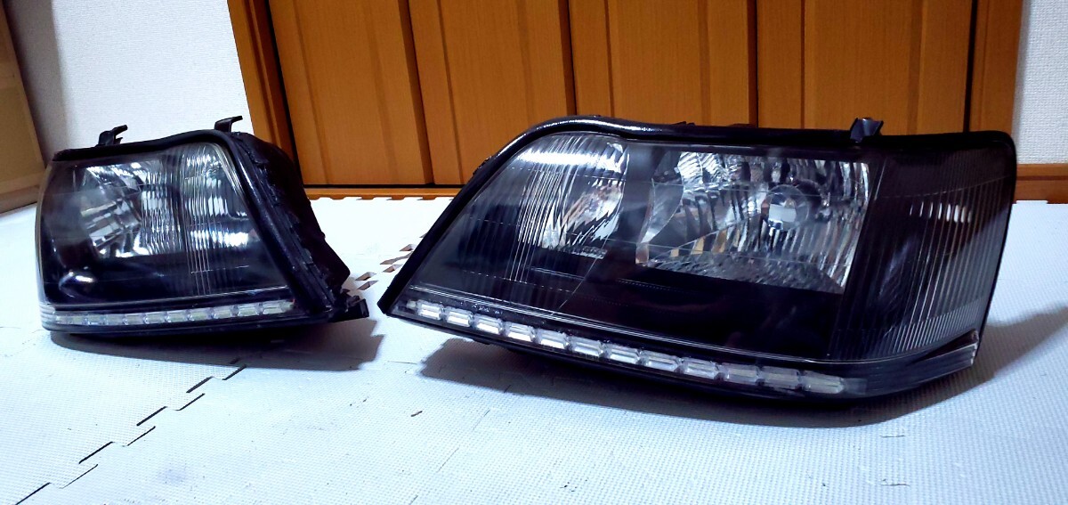 ★送料無料★ 17系 後期 クラウンマジェスタ 純正HIDヘッドライト 左右セット ワンオフ加工 インナーブラック シーケンシャル？ ワケアリ_画像6