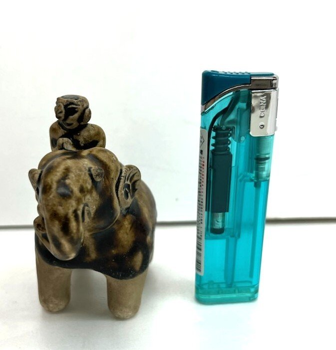 ★ 82875 タイ製 宋胡録 褐釉象形 8.0ｘ4.1ｘ6.8ｃｍ 東南アジア 陶器 展示品 1826 ★_画像4