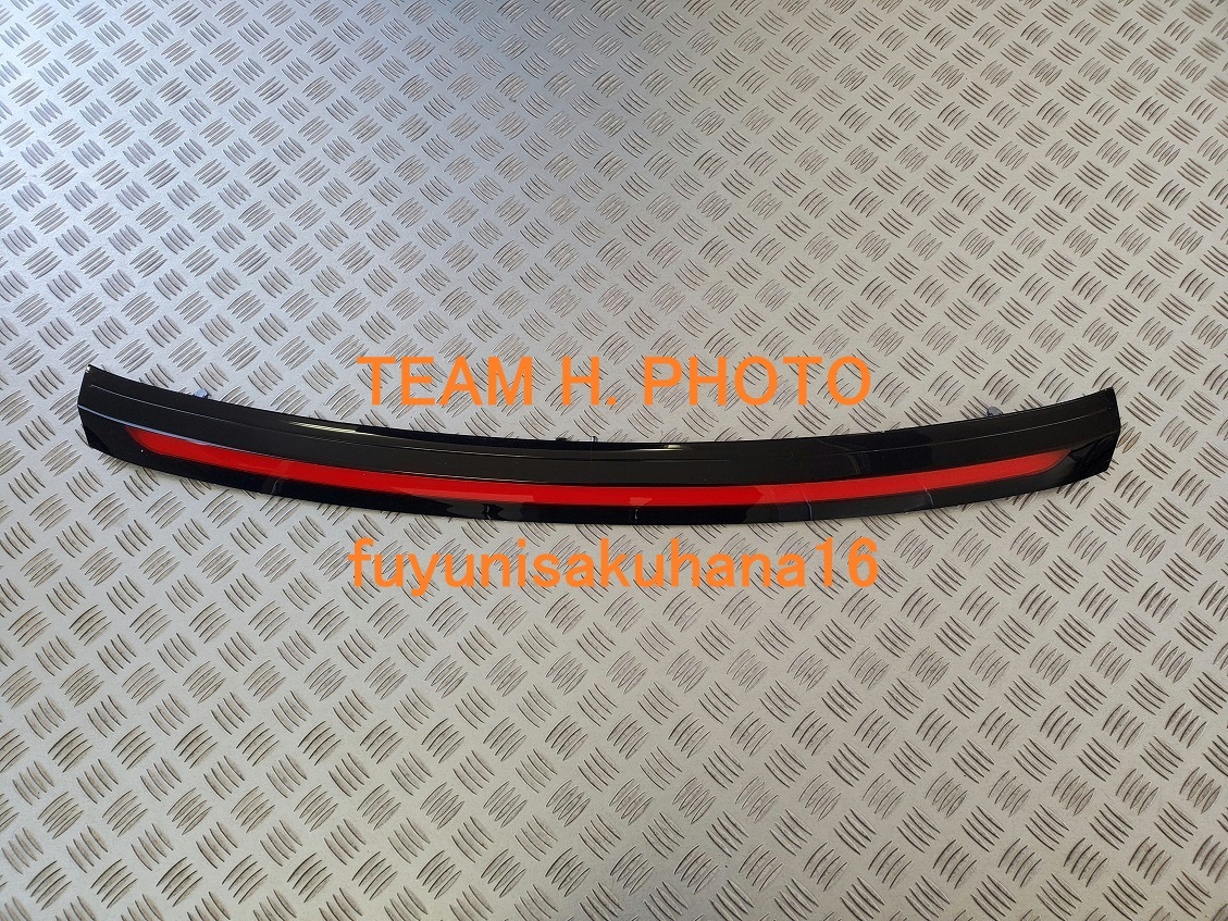 【新品】80系 ハリアー Zグレード専用　トヨタ純正 ハイマウント ストップランプ　ロングタイプ　LED　他車流用にも☆ Z仕様　ハイブリッド_画像1