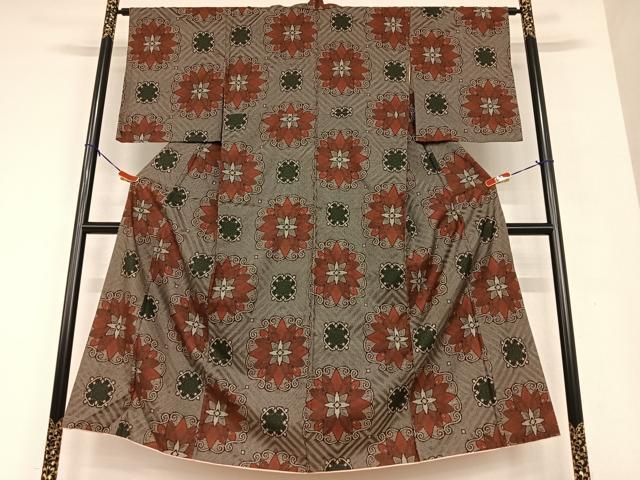 ポ*ポ様 秋名バラ 龍郷大島紬 裄66本場奄美大島紬 広衿 袷着物 U-3267 本場奄美大島紬【秋名バラ】赤玉 正絹 紬着物 袷仕立て バチ衿