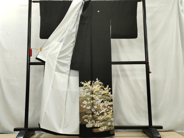 平和屋着物■豪華黒留袖　飛鶴松文　金彩　正絹　逸品　AAAX5720cs_画像2