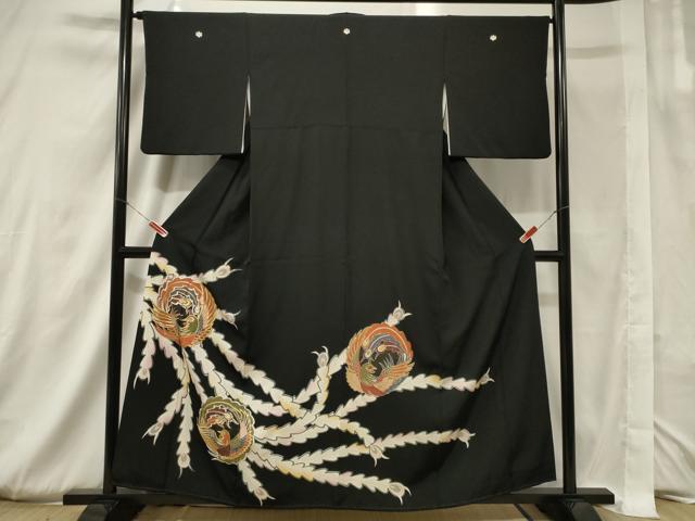 平和屋着物■豪華黒留袖　刺繍　孔雀丸文　正絹　逸品　CAAV4212in_画像1