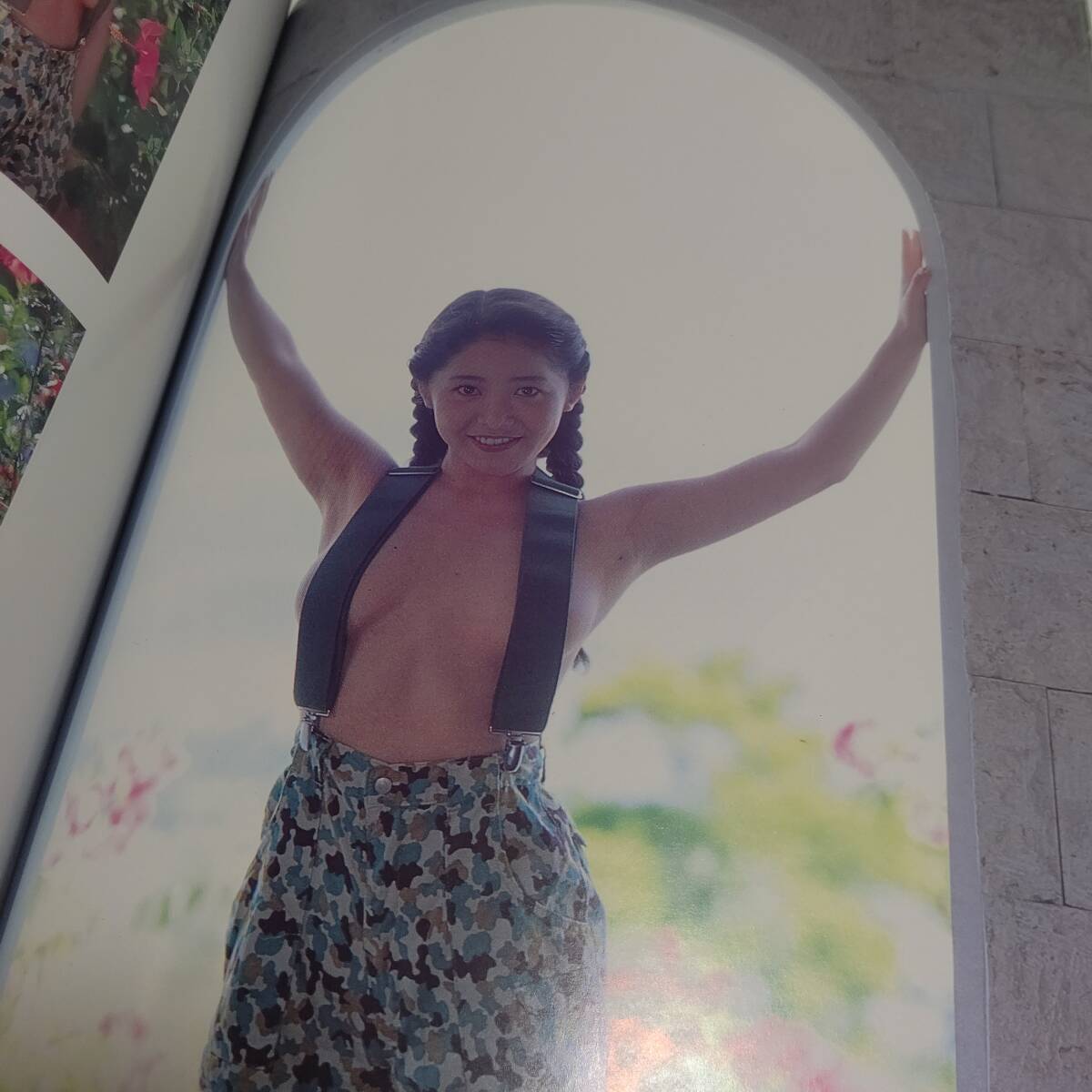 初版 金子恵実寫真集 失楽園 ポピンズ Tバック ハイレグ グラビア アイドル 水著 ビキニ 下著　