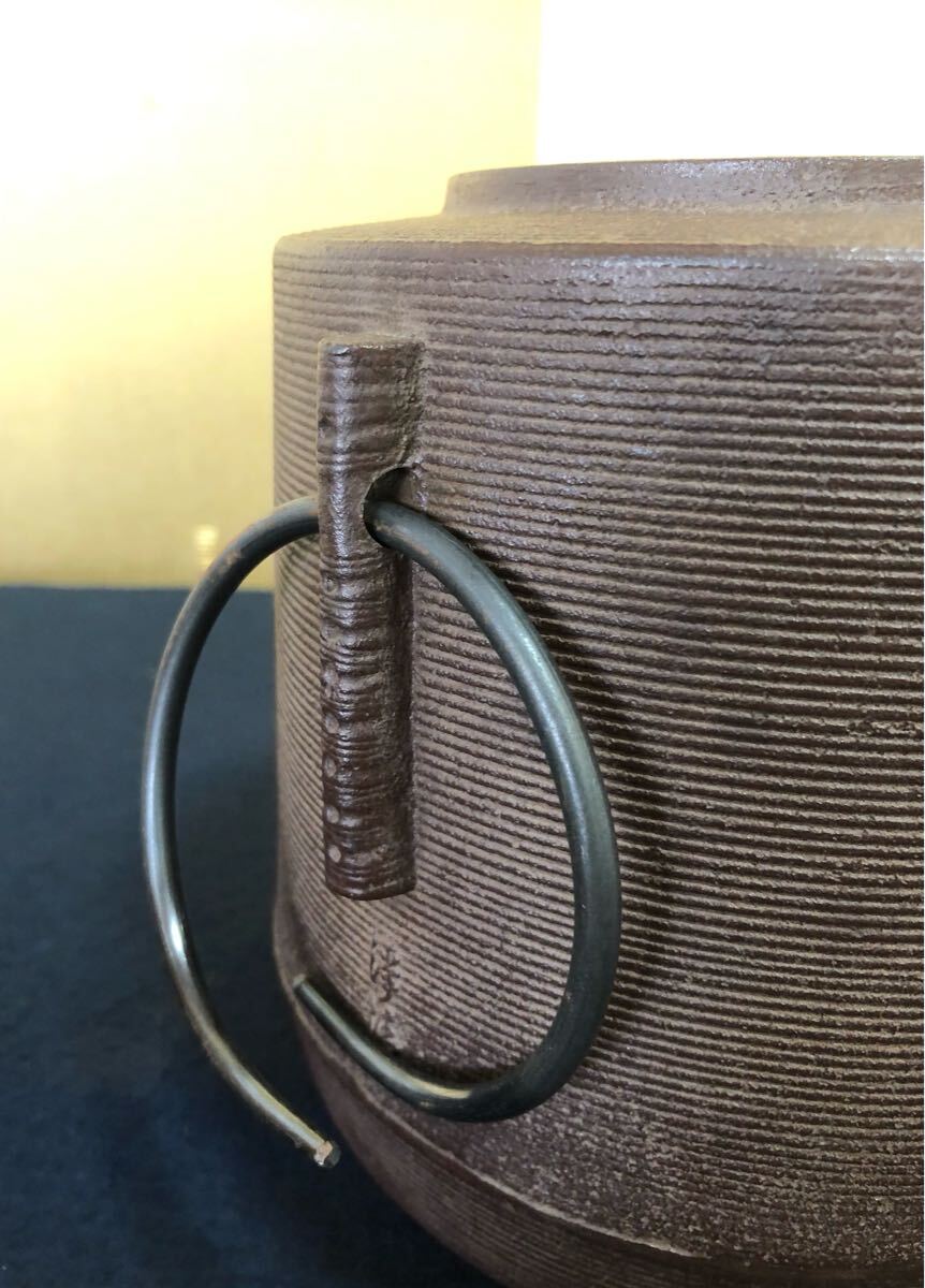 佐藤浄清　筒釜　糸目地紋　茶道具 釜師：佐藤浄清造 糸目地文 筒釜 釜鐶付 茶釜 鉄釜