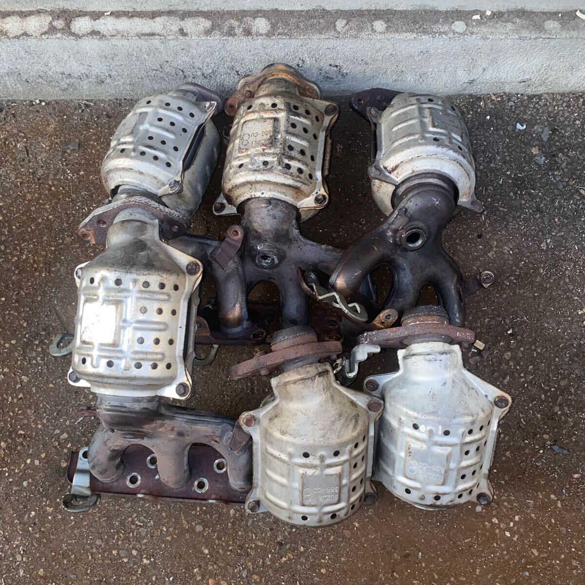 スズキ K6A ワゴンR　MH21S？　触媒　キャタライザー　　85G-C03？ スズキ K6A ワゴンR MH21S？ 触媒 キャタライザー 85G-C03