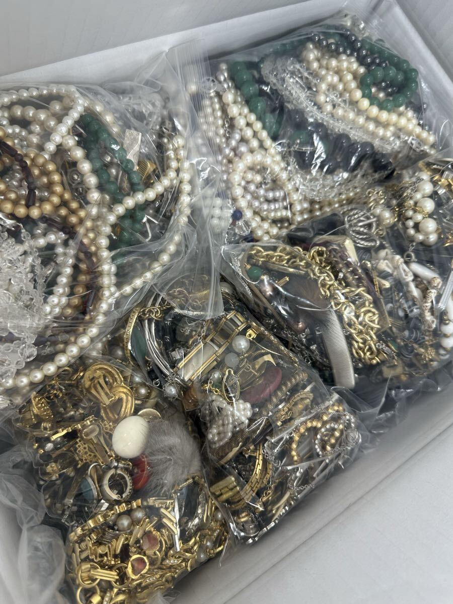 貴金属 メッキ イミテーション アクセサリー 約9.5kg ジャンク品 1円スタート 11kg以上 メッキアクセサリー イミテーション