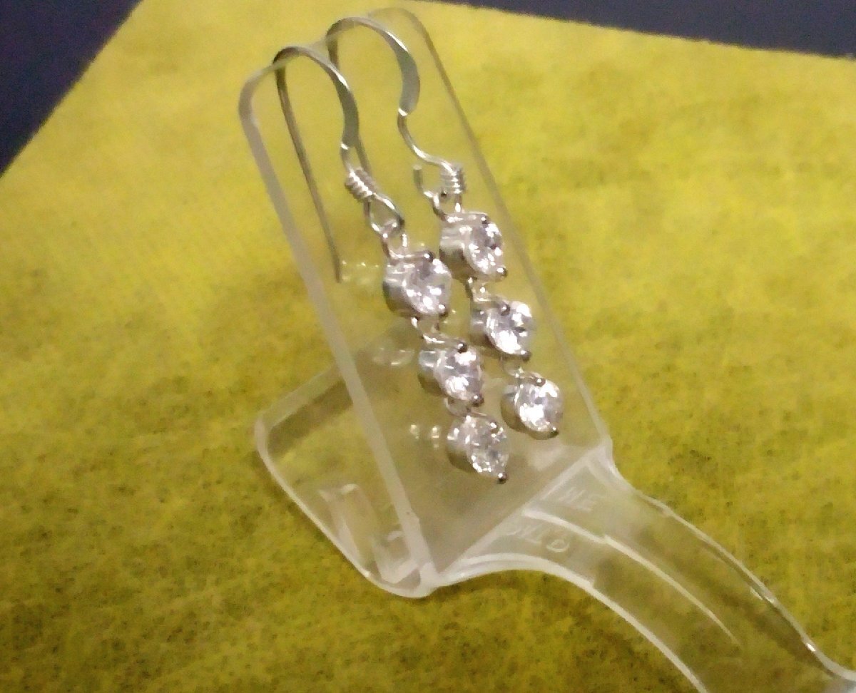 女性らしい魅力!雫の流れシルバーピアス_画像7