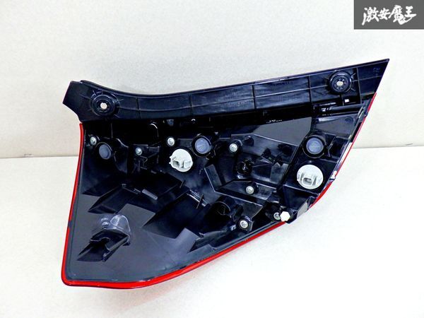 28 ホンダ フィット DAA-GP5 左テールランプ STANLEYW3699 28 ホンダ フィット DAA-GP5 左テールランプ STANLEYW3699 28