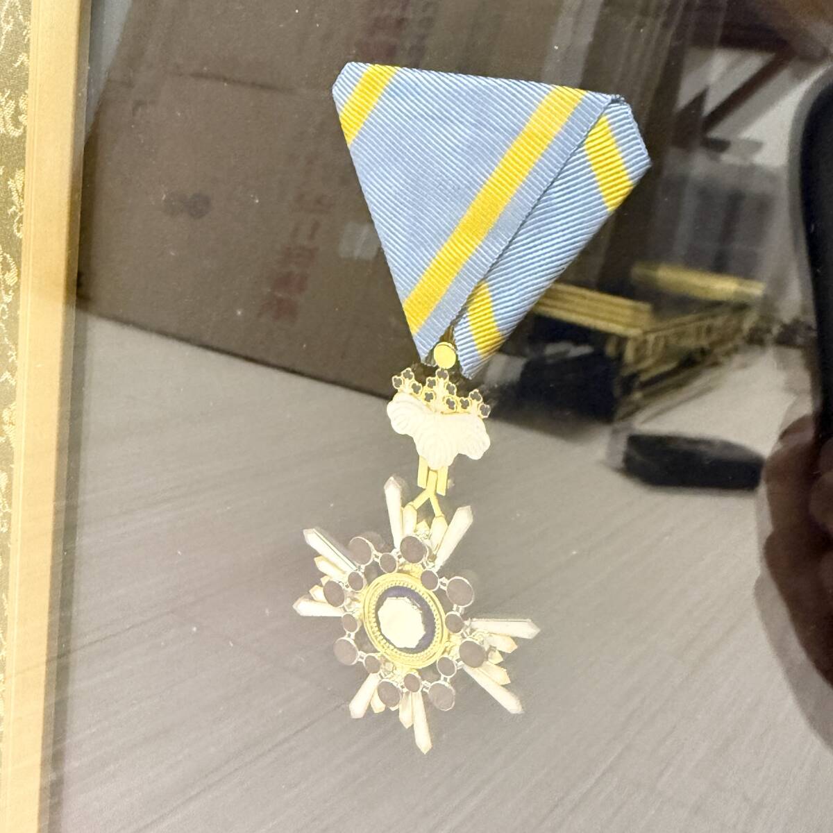 簡易クリーニング済 中古品 叙勲額 額装 瑞宝小綬章 旧勲四等