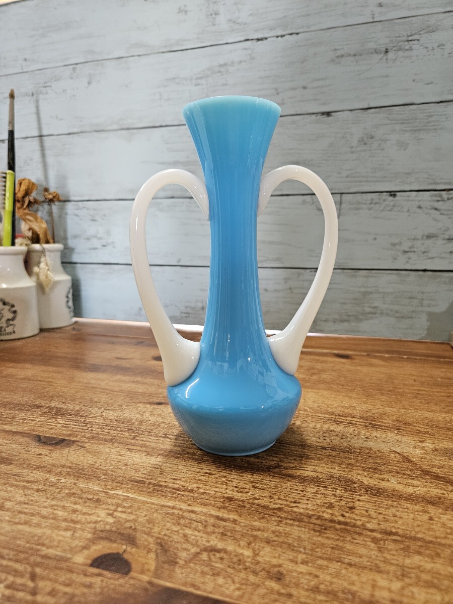 フランスアンティーク オパリンガラスの花瓶 一輪挿し ハンドル付き 花器 花入れ フランスアンティーク オパリンガラスの花瓶 一輪挿し ハンドル