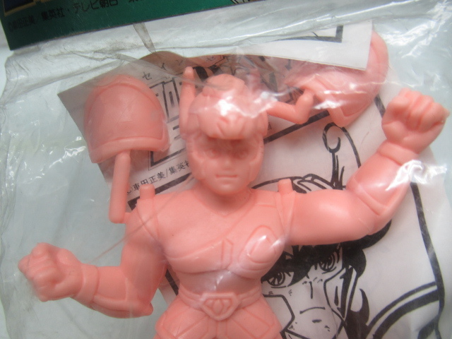 48522 古い 当時物 聖闘士星矢 フィギュア 駄菓子 丸越 おもちゃ 玩具 新品 未使用 ブロンズ セイント 人形 マルコシ ケシゴム_画像3