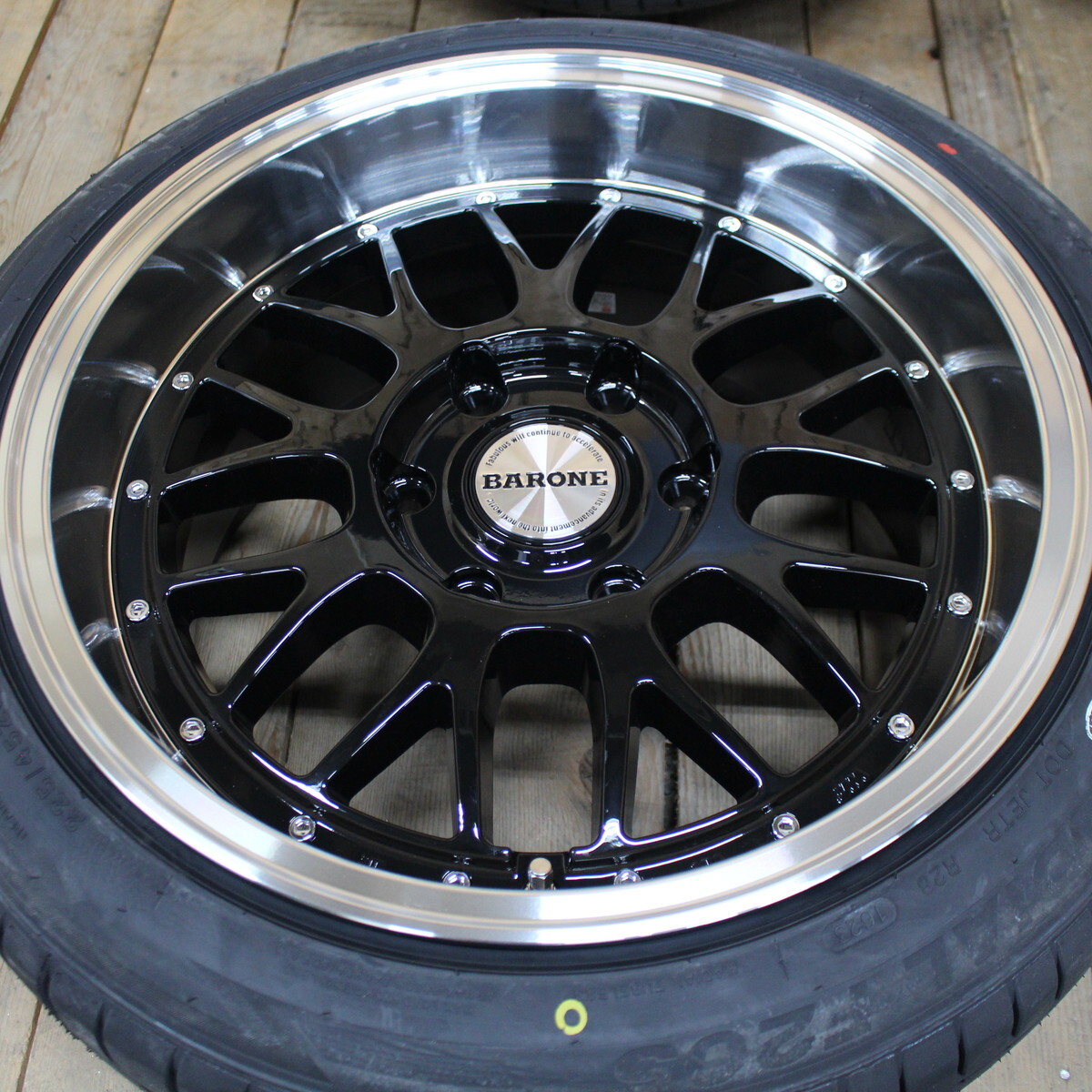 200系 ハイエース オーバーフェンダーサイズ 18インチ 9J+25 ファブレス LM-9ワイド ブラック 225/45R18 新品 タイヤ ホイール 4本SET_画像7