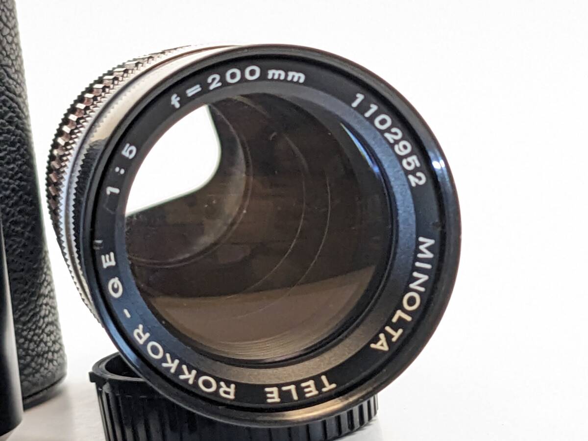 ★希少 / 実用美品★ ミノルタ Minolta TELE ROKKOR-QE 200mm F5 / メタルフード D52NA 前後キャップ付き 望遠レンズ #3244_39_20_画像3