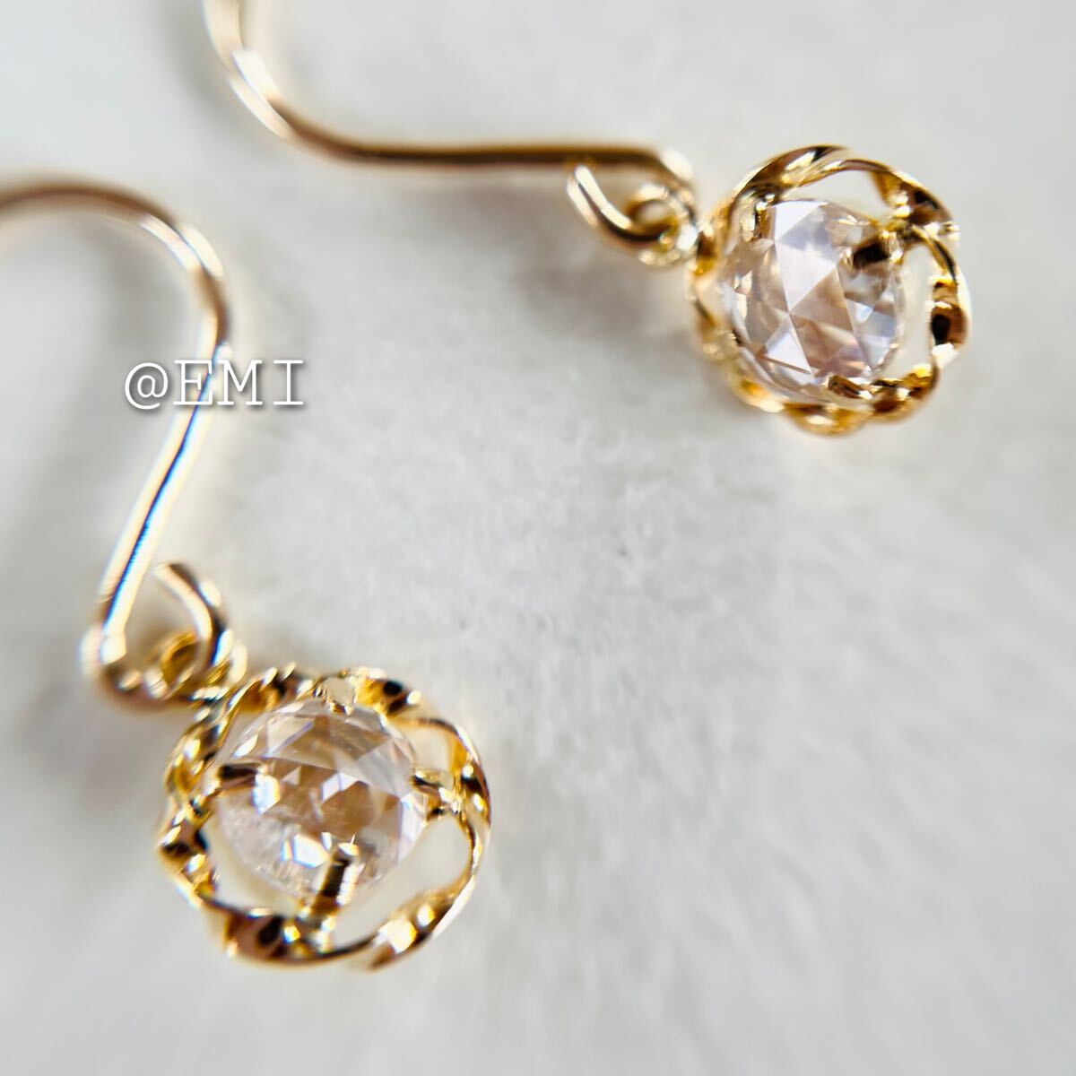【スペシャルセール☆】 K18 天然ダイヤモンド 0.20ct デザインフックピアス　diamond _画像3