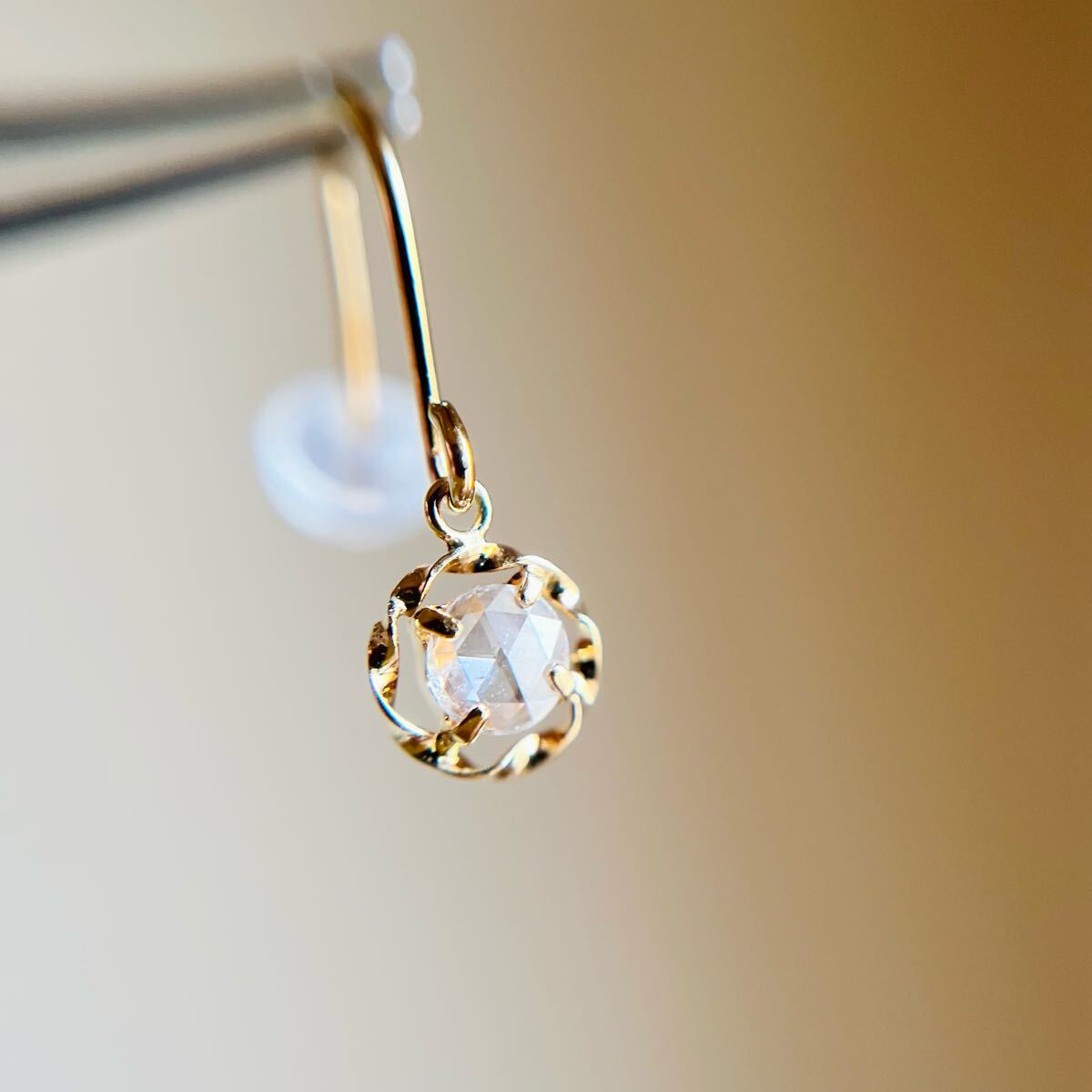 【スペシャルセール☆】 K18 天然ダイヤモンド 0.20ct デザインフックピアス　diamond _画像6