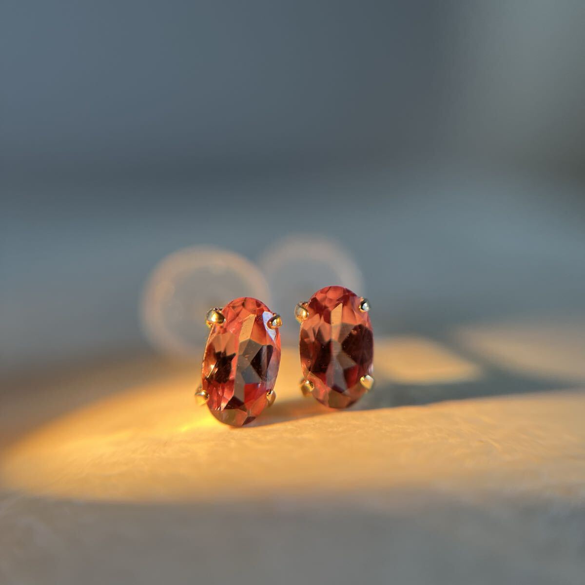 K18 天然石カラーチェンジガーネット　オーバル　ピアス希少　レア　18金　