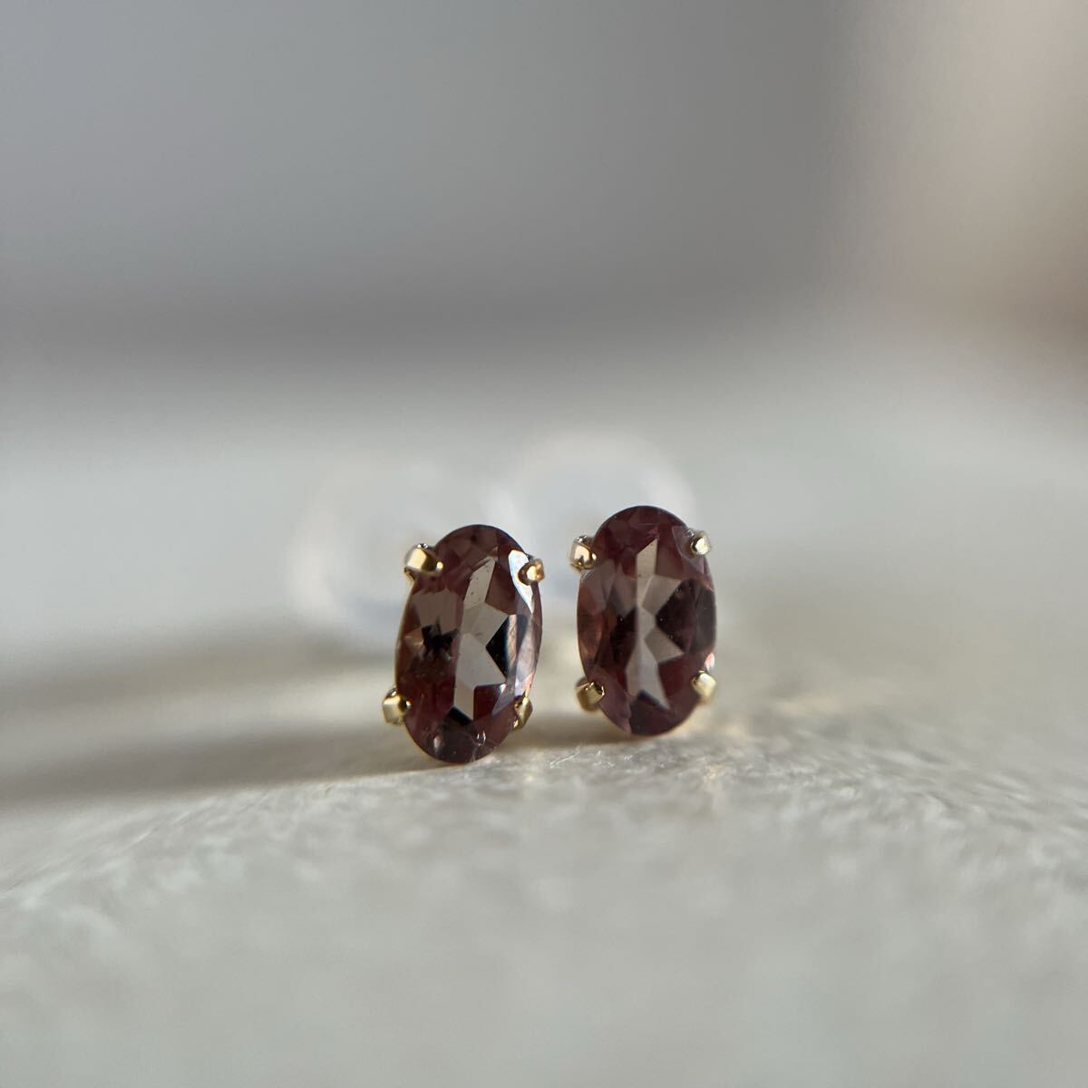 K18 天然石カラーチェンジガーネット　オーバル　ピアス希少　レア　18金　