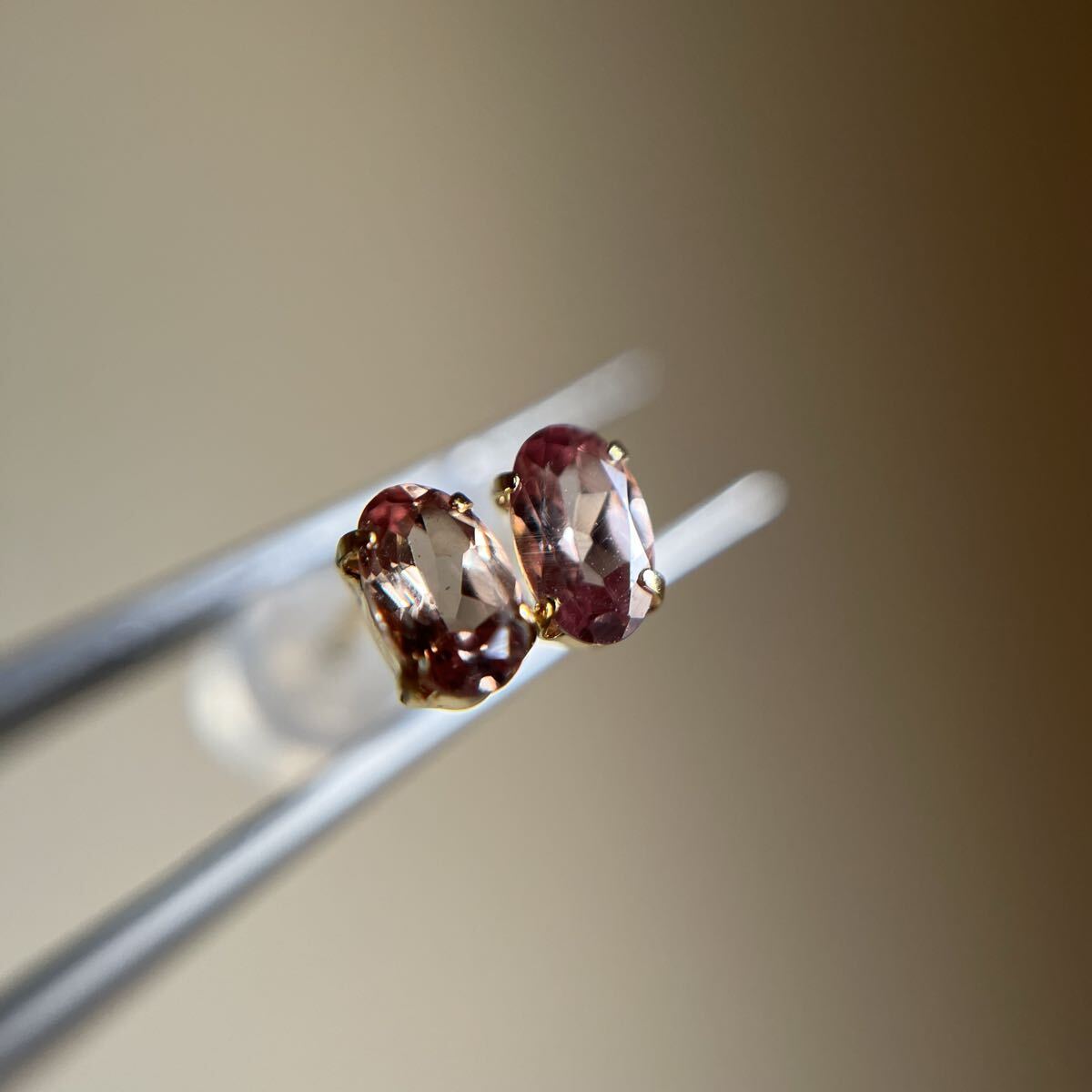 K18 天然石カラーチェンジガーネット　オーバル　ピアス希少　レア　18金　