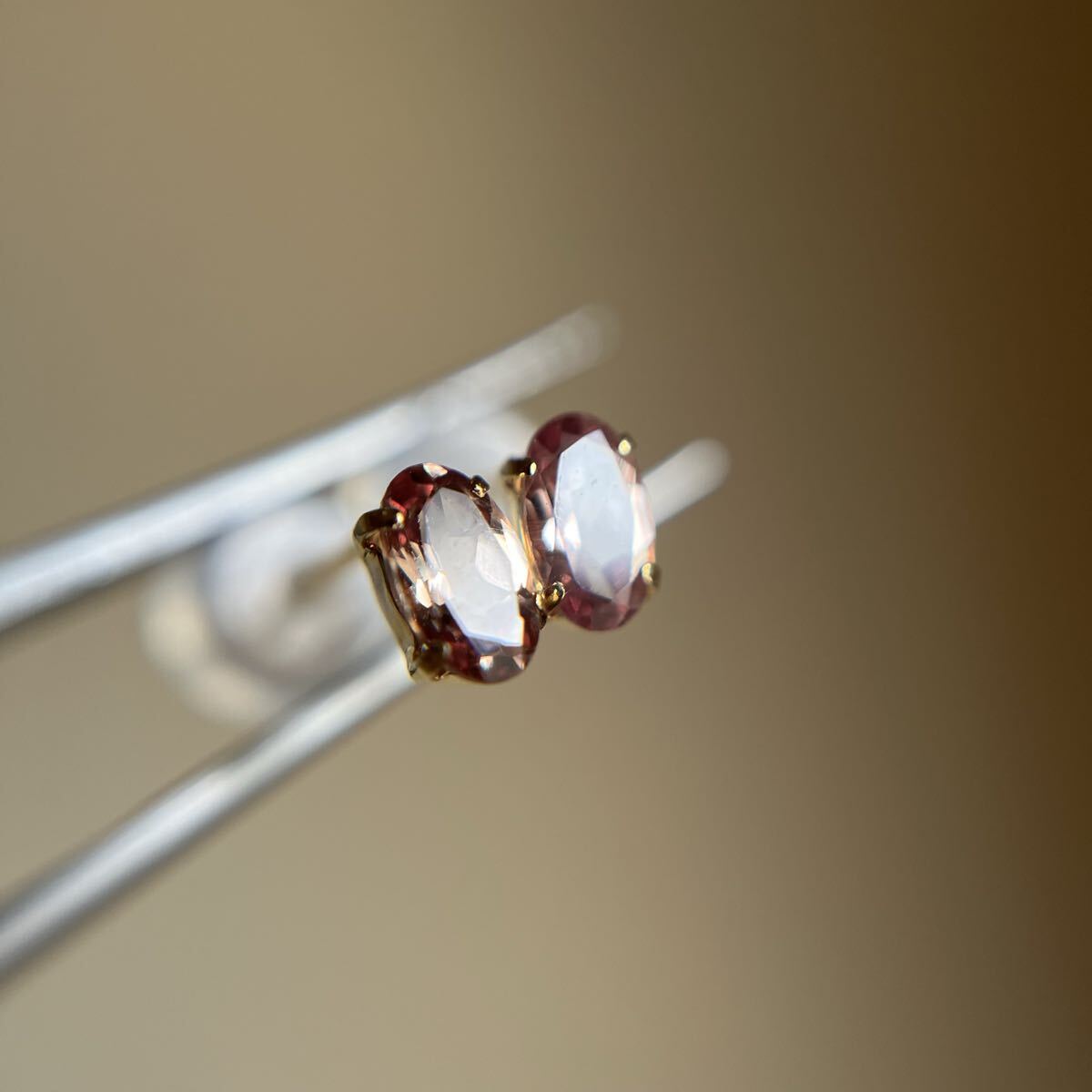 K18 天然石カラーチェンジガーネット　オーバル　ピアス希少　レア　18金　