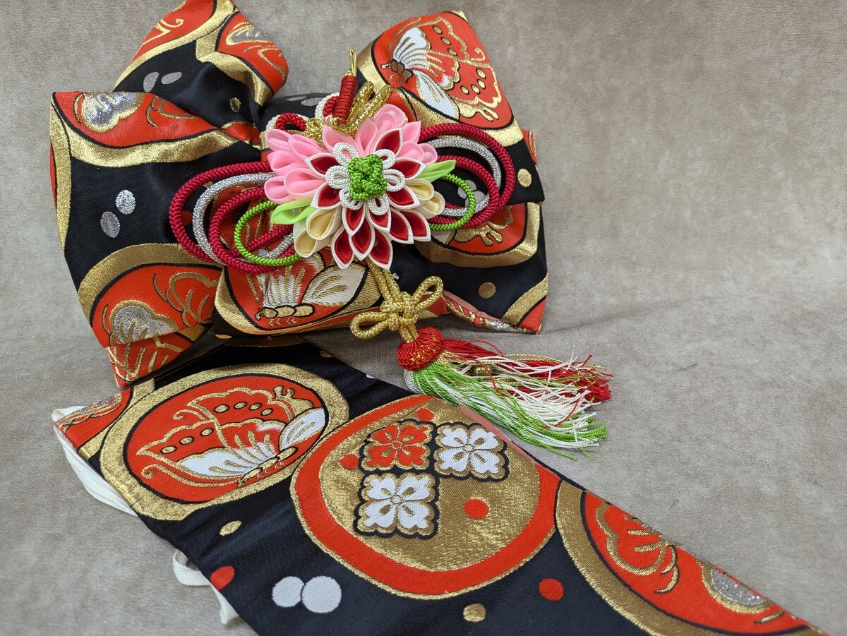 結び帯 七五三 作り帯 女の子 5歳児用 胴帯幅14.5cm 和装小物 黒地 蝶々 お祝い 和柄 レトロ柄 花柄 松 蝶々 可愛い リメイク 素材 材料 _画像1
