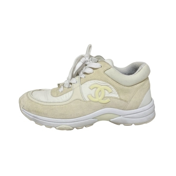 美品　超人気商品CHANEL ホワイト シルバー スニーカー　37サイズ 最終価格‼️CHANEL シャネル スニーカー シルバー 37サイズ 新品