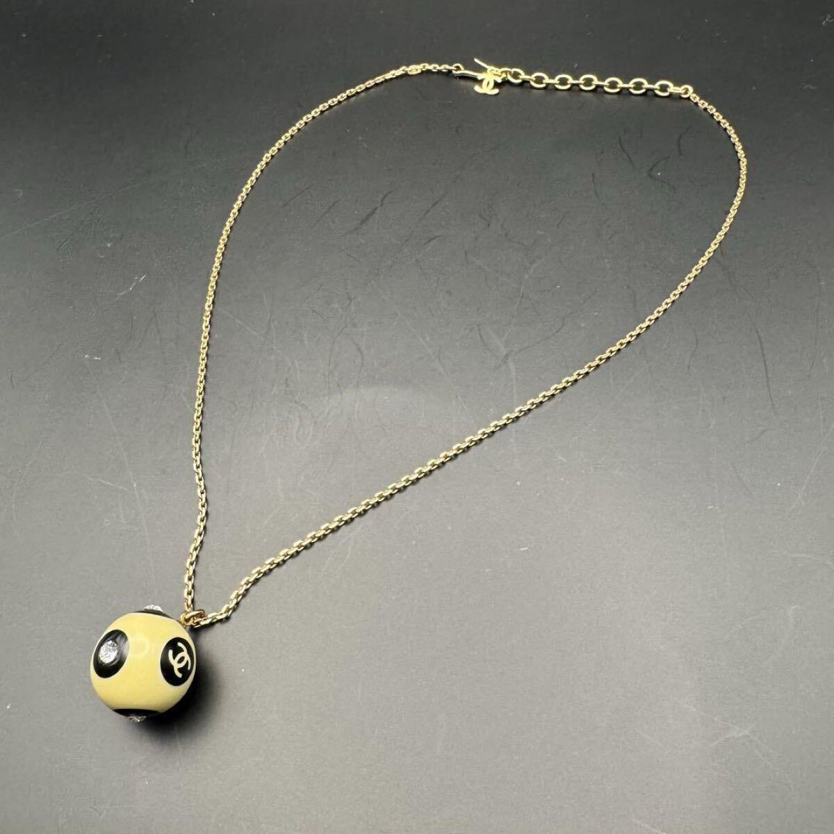 華やかでゴージャス♪【CHANEL】クリスタルボール付ネックレス 希少】☆CHANEL シャネル ココマーク ラインストーン ボール