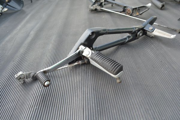 【4DN】ルネッサ 純正　ステップ左右セット　SRV　00238H_画像5