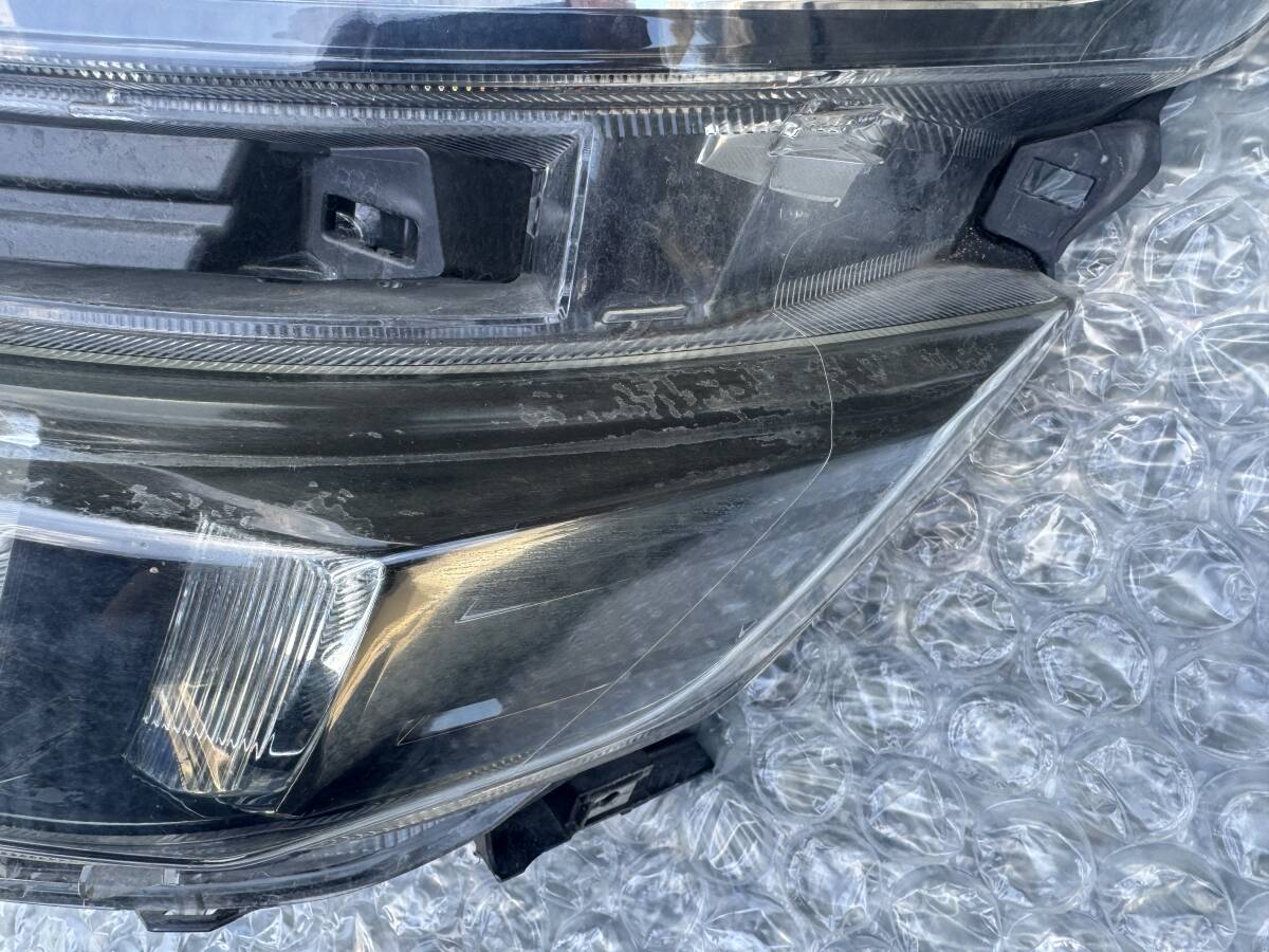 80 前期 ヴォクシー 左 LED ヘッドライト　81150-28D00 Amazon.co.jp: 極低走行 ヴォクシー ZRR80W ZRR80G 前期 純正 左