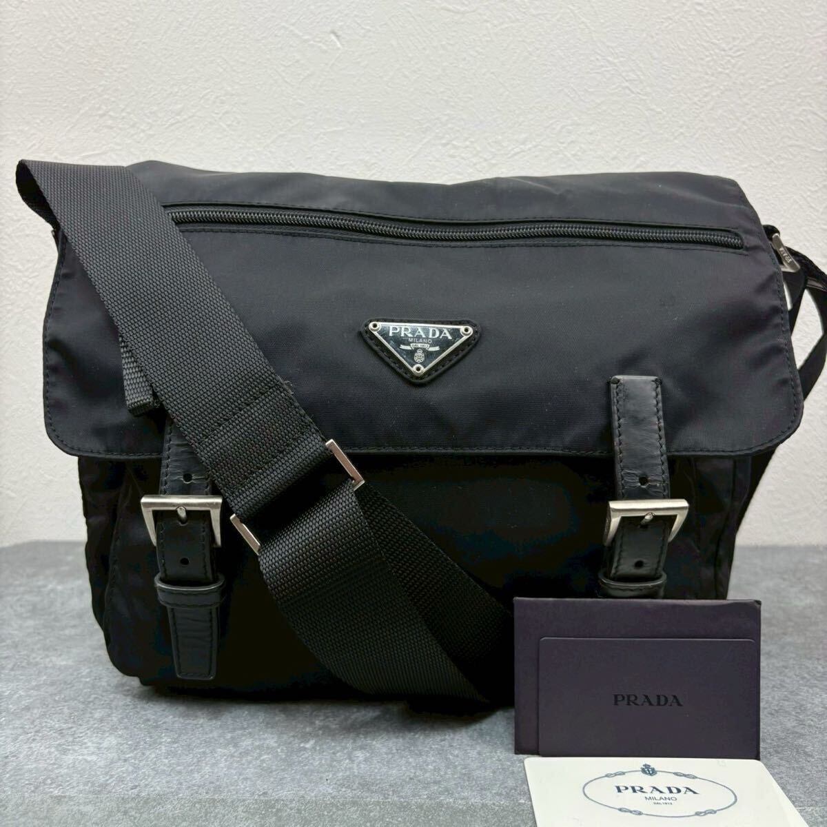 ♦PRADA♦ロゴプレートメッセンジャークロスボディ 美品 プラダ PRADA ショルダーバッグ メッセンジャー クロス