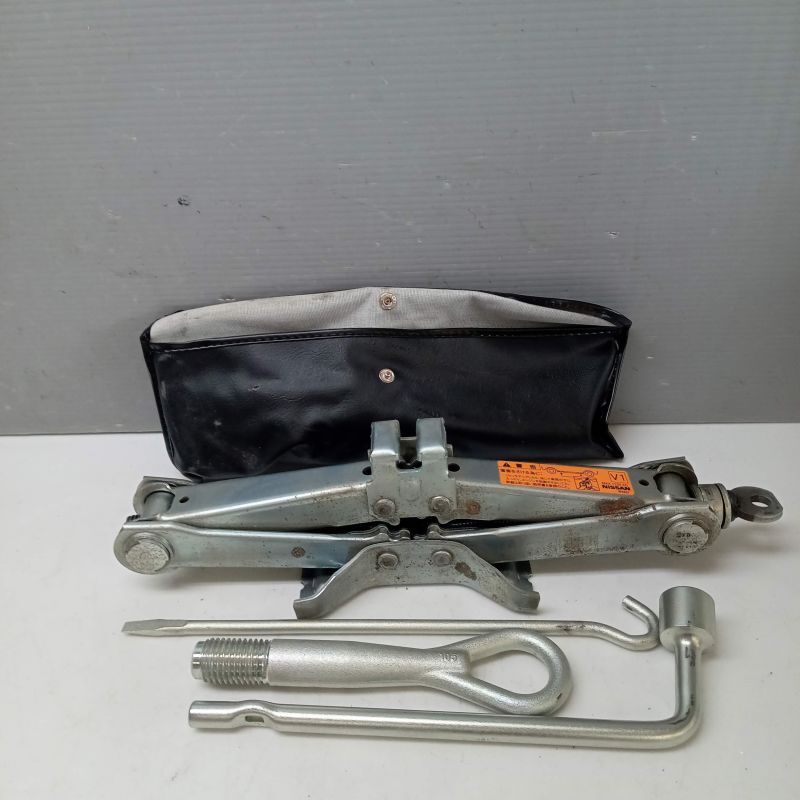 ＫＮＹ５１／ＫＹ５１　フーガ　純正　ジャッキセット　２Ｚ３－２１－１/２５Ｅ７７９６*同梱不可_画像2