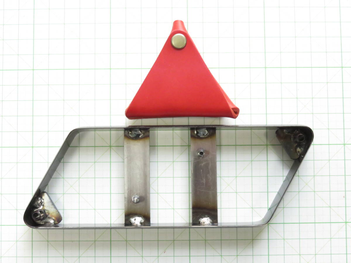 抜き型　レザークラフト　トライアングルコインケース７０ミリサイズ　 ギターピックケースにも　未使用品_画像8