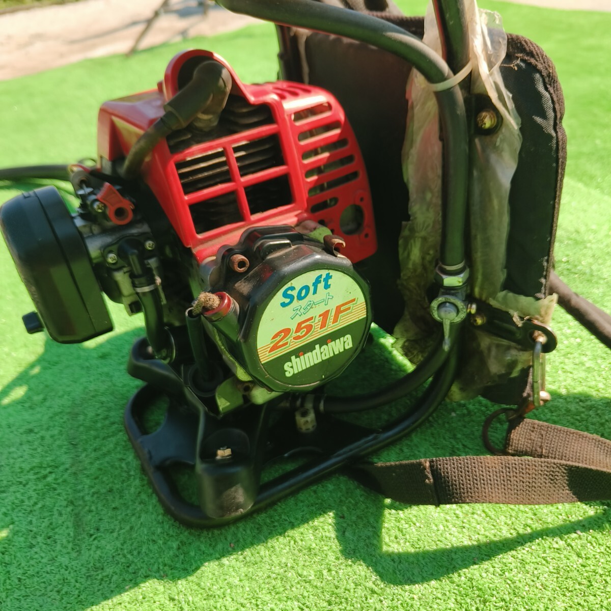 新ダイワ 背負式 草刈機 刈払機251F動画あり 新ダイワ 背負式 草刈機 刈払機251F動画あり