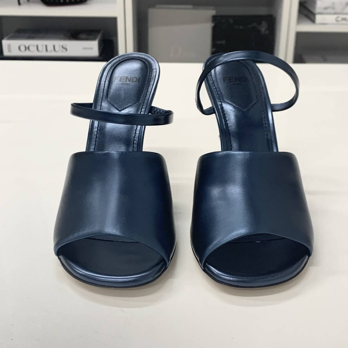 【FENDI】FENDI First レザー ストラップサンダル M12724 未使用 フェンディ ファースト メタリックレザー メタル