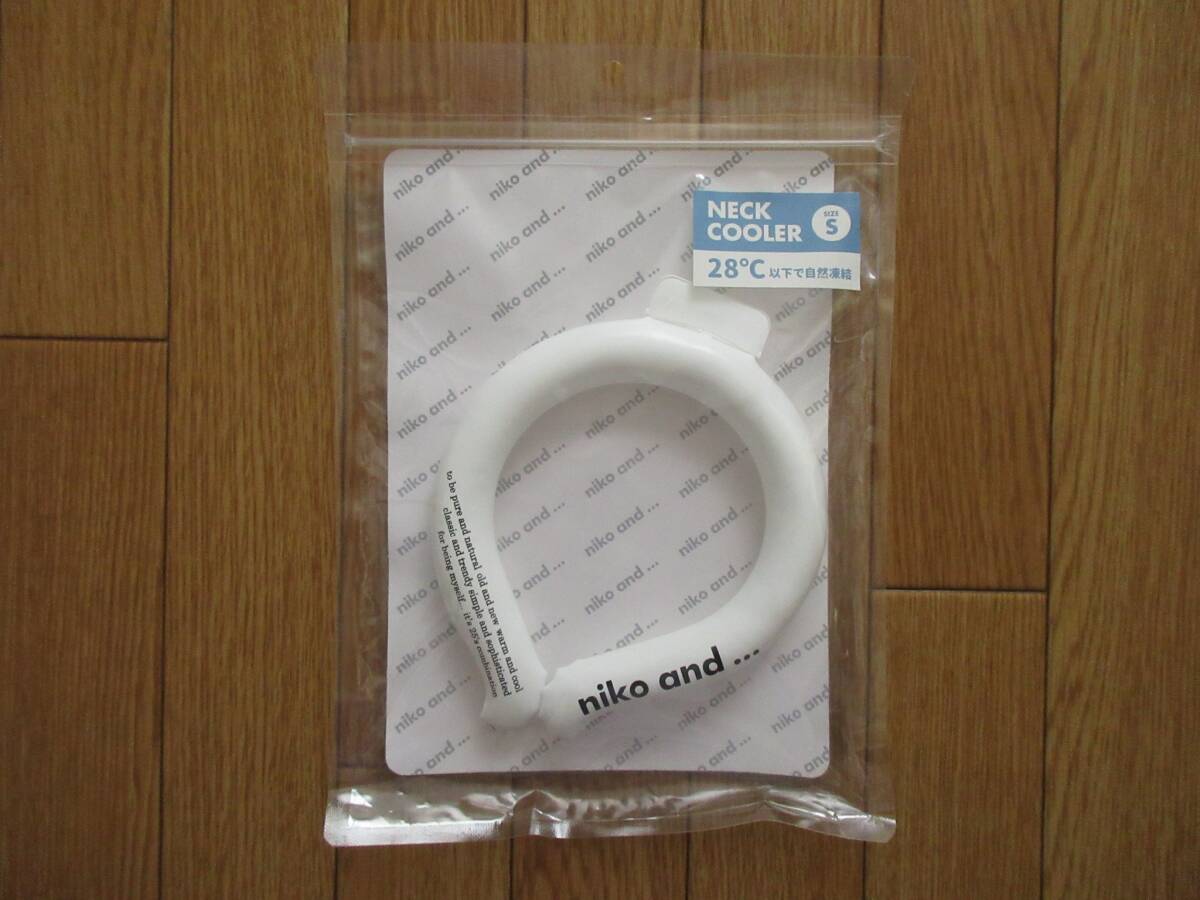 niko and... ニコアンド　ニコロゴ リング ネッククーラー S　（ホワイト　28℃）　冷感 冷却 ネックチューブ　ネックリング　クールリング_画像3