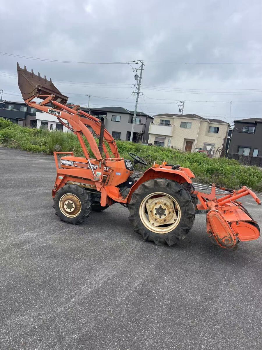 クボタ L2402DT 外部油圧 フロントローダー 1009時間 トラ クボタ L2402DT 外部油圧 フロントローダー 1009時間 トラ - メルカリ