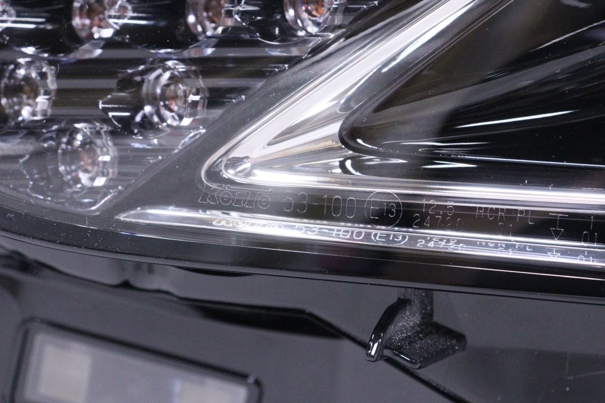 10-1003★美品 中期 LED ASE30 レクサスIS★左ヘッドライト KOITO 53-100 打刻:1オ ブラック 純正★レクサス (UK)_画像4