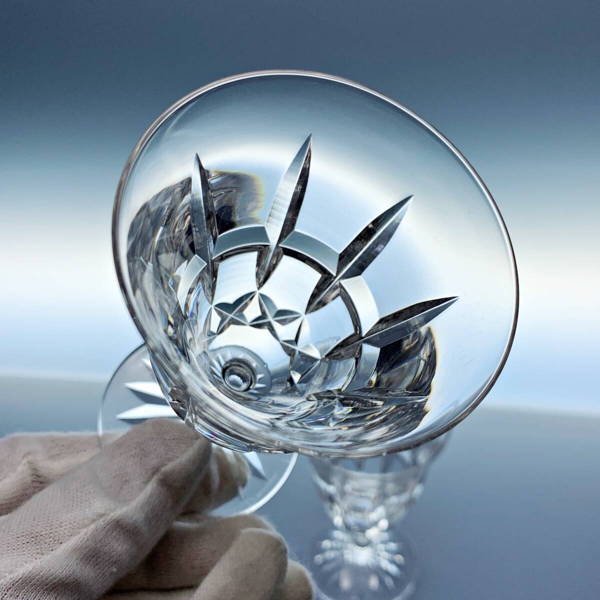 ★珍しい作品です！Daum France ドーム フランス製 デザイン彫刻花瓶（箱無）ナンシードーム レア 希少 daum FRANCE ドーム フランス カフス ゴールド ガラス レア