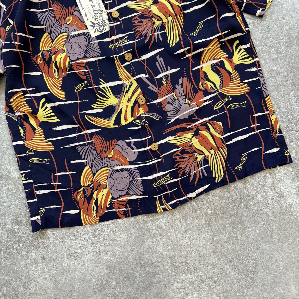 【Hanauma bay】ハナウマベイ タグ付き未使用 アロハシャツ レーヨン 魚柄 USA製 ハワイアンシャツ オープンカラーシャツ 熱帯魚 ネイビー_画像5