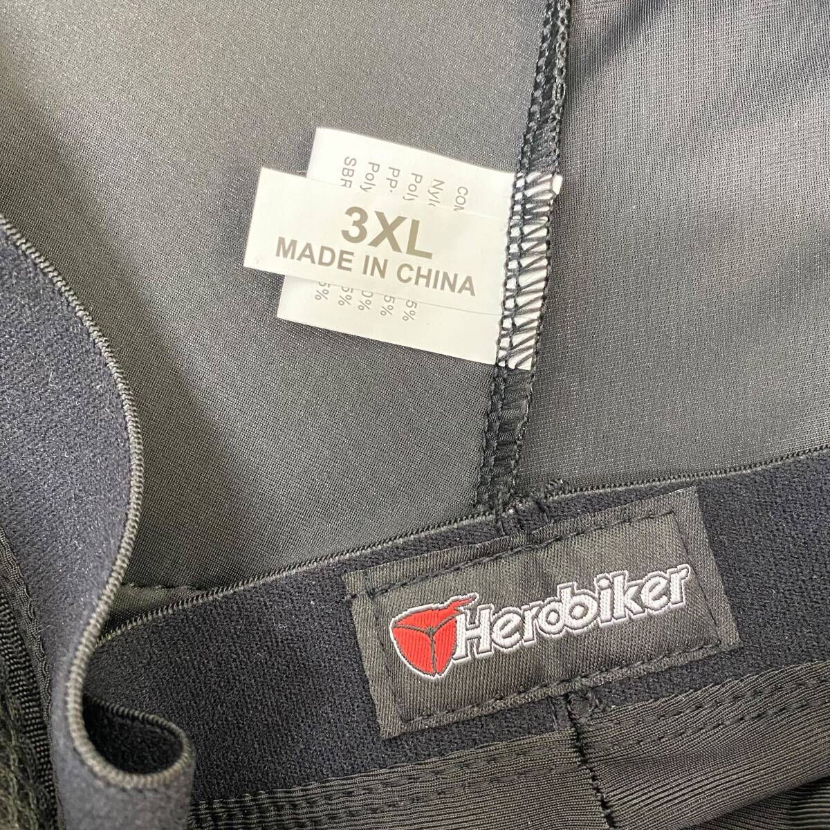 【美品】 HEROBIKER ヒーローバイカー 下半身 プロテクター パンツ 黒系 ブラック系 3XLサイズ 21671-80_画像3