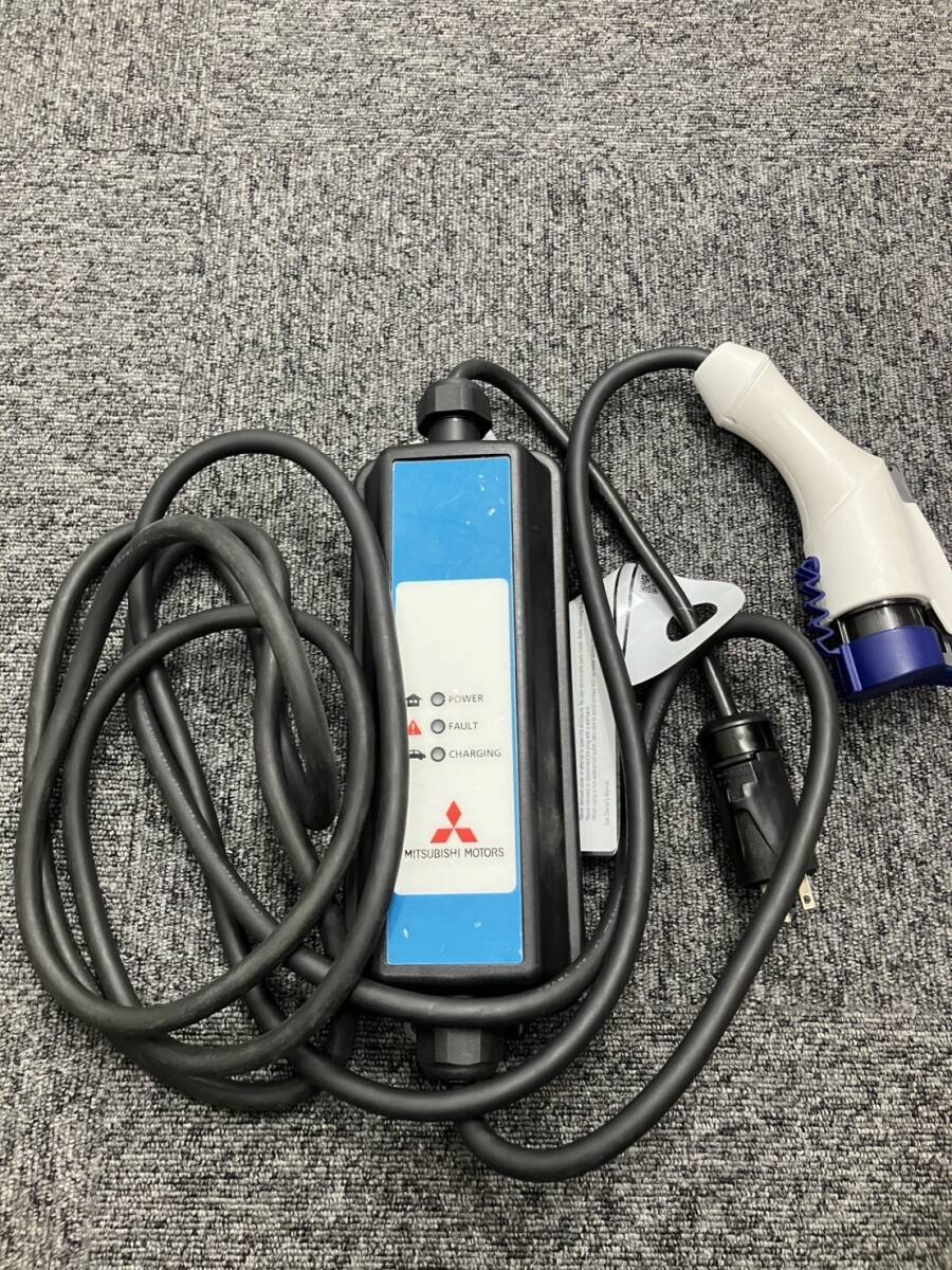 三菱　アウトランダー　充電ケーブル (148)