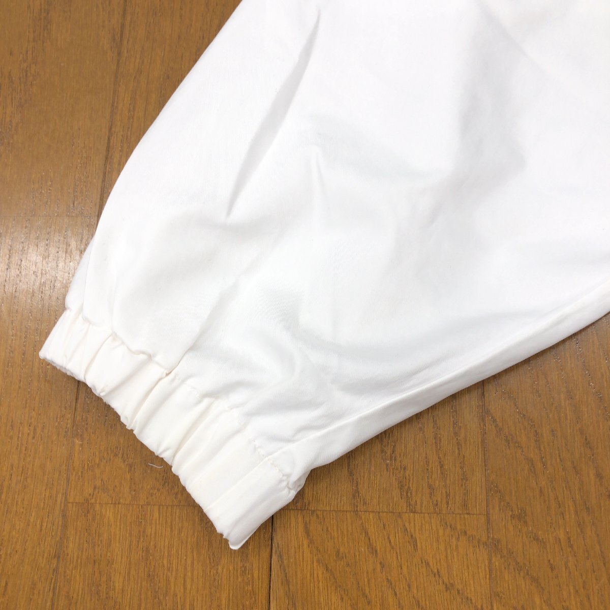 ●le coq sportif ルコック ロゴ刺繍 ハーフジップ ウーブンパーカー M 白 ホワイト プルオーバー ジャケット ウインドブレーカー メンズ