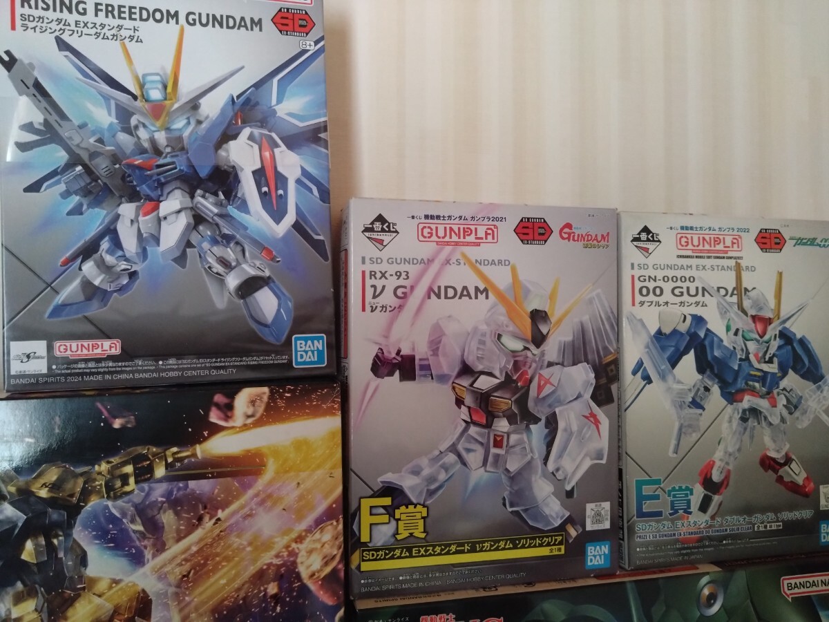 ガンプラ10体以上まとめ売り!! アクションベース付き おまけあり ガンプラ等、未開封品10体セット!アクションベース付き