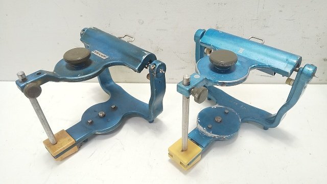 歯科技工 咬合器 美品 DENTALHOBY デンタルホビー 4台 平面板付属 1円スタート!) DENTALHOBY デンタルホビー 咬合器 15点セット