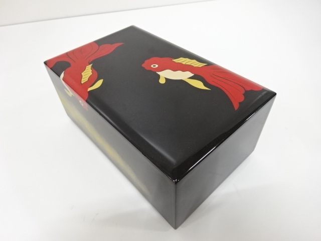 江戸漆器 伝統工芸士 稲元宣行 長小箱 金魚蒔絵 未使用品 共箱 美品 伝統工芸士 稲元宣行造 江戸漆器 金魚 長小箱 (GA3D-020)(漆芸